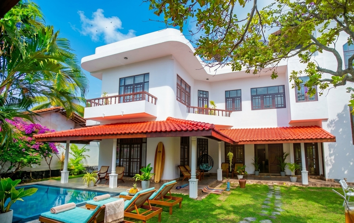 Spacious front of the villa